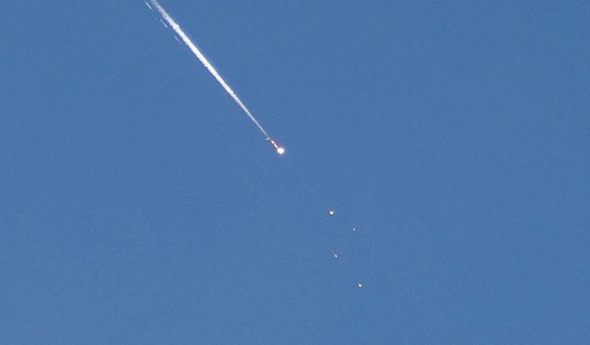 Hizbullah: Deniz tipi kruz füzesiyle Lübnan açıklarında İsrail askeri gemisini hedef aldık