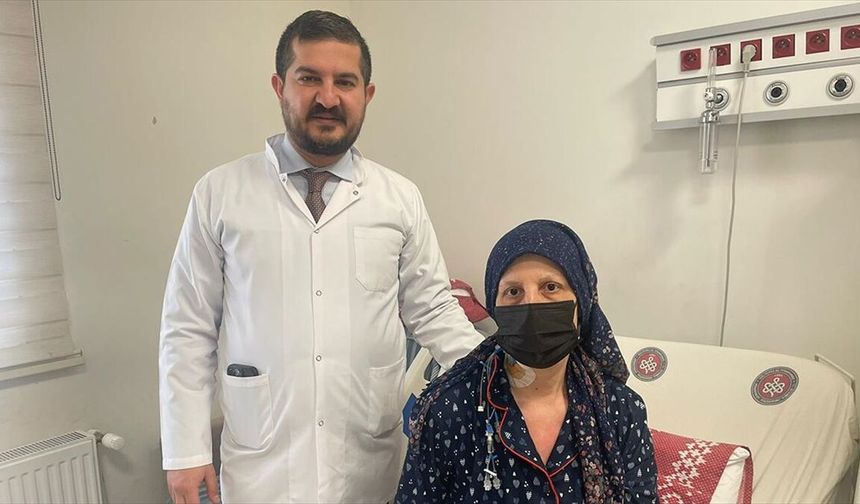 Kalın bağırsak kanseri teşhisi konulan hasta robotik cerrahiyle sağlığına kavuştu