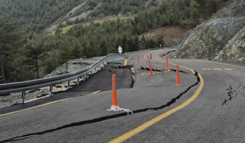 Hatay'da Serinyol-Madenli Yolu Çöktü!
