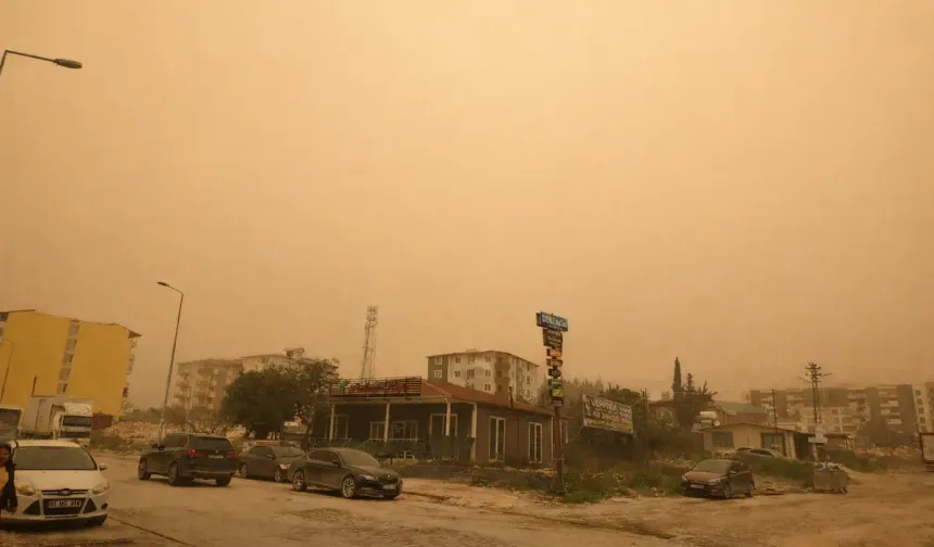 Toz Bulutu Hatay'a Ulaştı: Sakın Dışarı Çıkmayın!