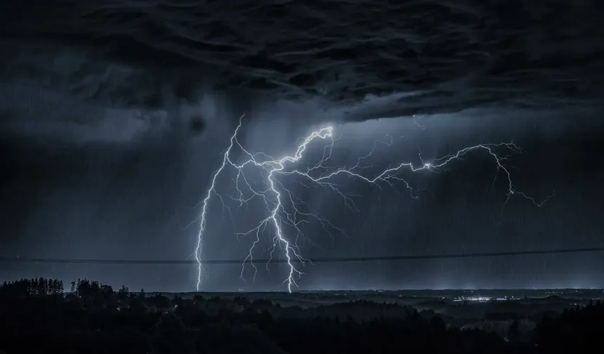 Hatay’da Gök Gürültüsü ve Sağanak Şehri Teslim Alacak!