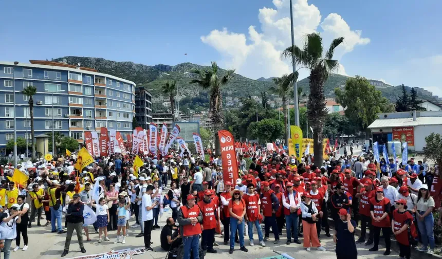 Hatay’da Yoğun Katılımlı 1 Mayıs Programı Gerçekleştirildi
