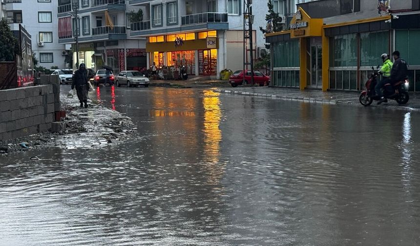 Hatay'da Sağanak Yağış Etkisini Sürdürüyor!