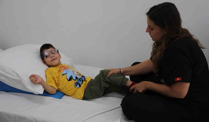 Minik Metehan, HBB'nin Desteğiyle Ayağa Kalktı