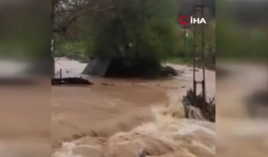 Aşırı Yağış Hatay’ı Vurdu: Taşan Dere Evleri Su Altında Bıraktı