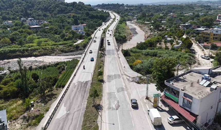 Selde Yıkılarak 2 Gence Mezar Olan Karaçay Köprüsü Trafiğe Açıldı!