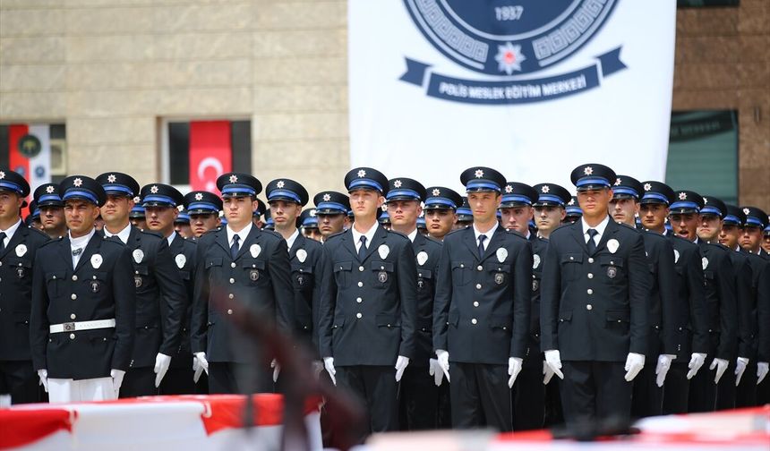 Adana'da eğitimlerini tamamlayan 608 polis adayı mezun oldu
