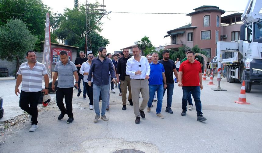 BAŞKAN ÖZGÜN, DEFNE’NİN YENİ PRESTİJ CADDESİ İÇİN STARTI VERDİ
