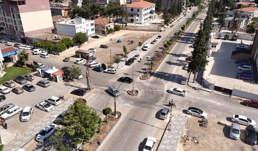 Hassa'nın En İşlek Caddesi Baştan Sona Yenileniyor