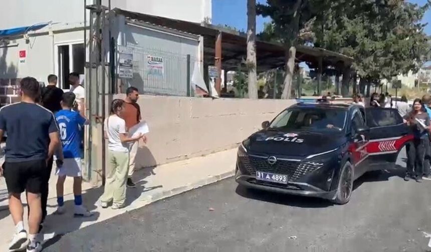 Hatay Polisi YKS’ye Geç Kalan Öğrencilerin İmdadına Yetişti