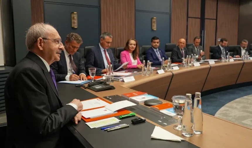 CHP'de İhraç Kararı: Kılıçdaroğlu MYK'yı Topladı, Kritik İsimler Listede!