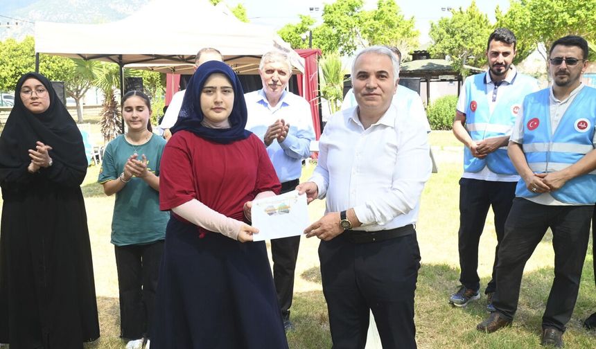 Mersin'de 5 öğrenci umre ziyaretiyle ödüllendirildi