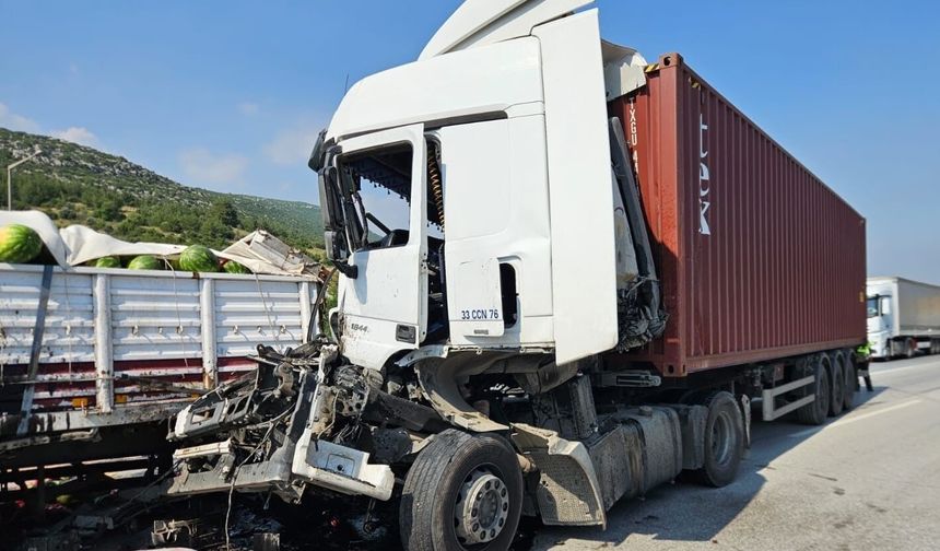 Otoyolda tır kazası: 1 yaralı