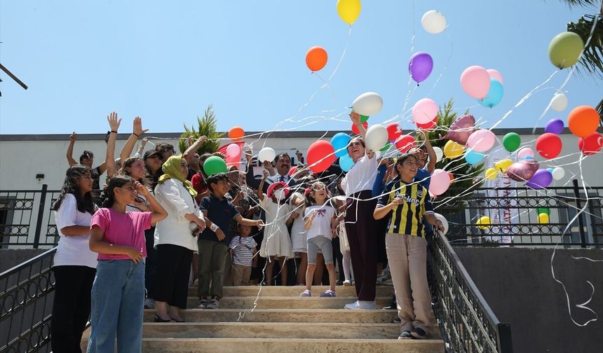 Hatay'da 9 Yaşındaki Deniz'den Duygulandıran Hareket!