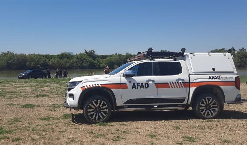 Adana'da balık tutmak isterken düştüğü nehirde kaybolan kişinin cansız bedenine ulaşıldı