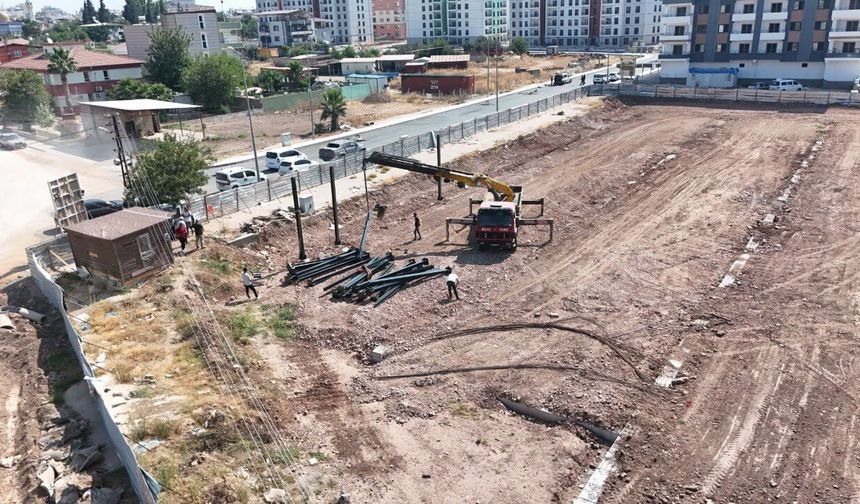 Kırıkhan’da Hatay’ın En Büyük Kapalı Semt Pazarı Yükseliyor