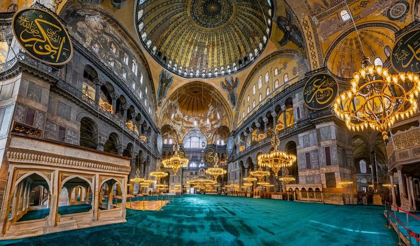 TBMM Başkanı Kurtulmuş, Ayasofya-i Kebir Cami-i Şerifi'nin yeniden ibadete açılışının 6'ncı yıl dönümünü kutladı