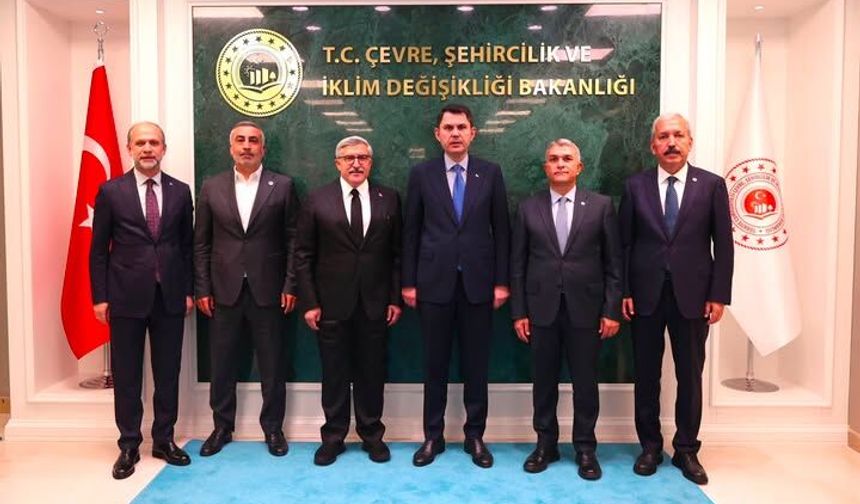 Hatay'a Yeni Yatırımlar Yolda! Bakan Kurum'dan Kritik Toplantı