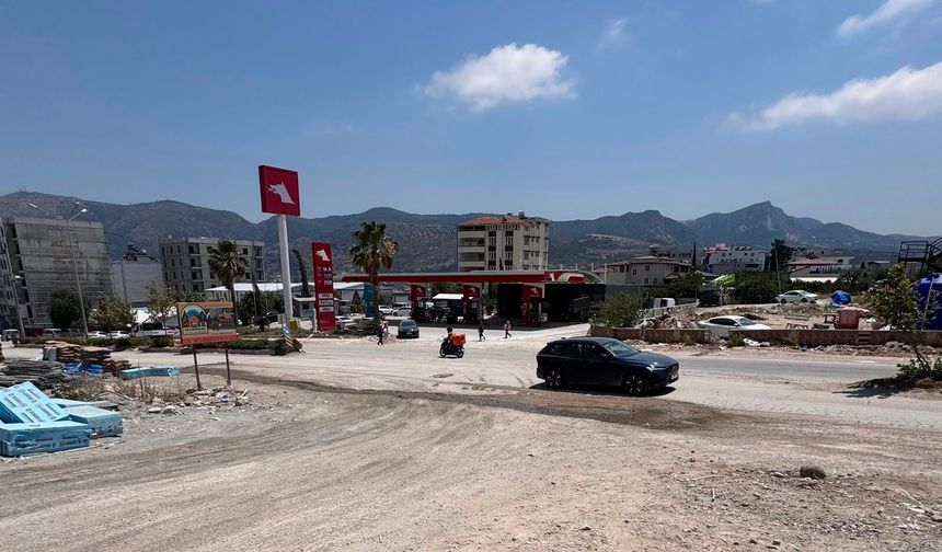 Defne'nin Can Damarı Neden Hâlâ Kapalı? Bu Yol Ne Zaman Açılacak?