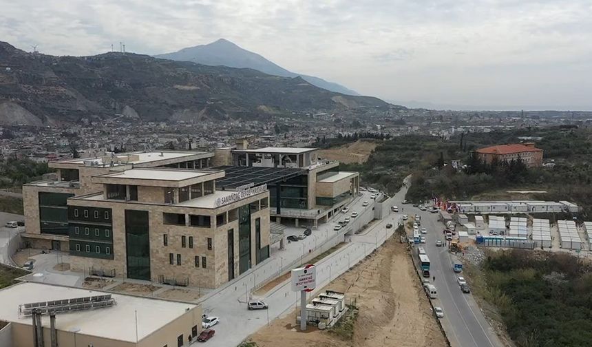 Hasta Olarak Girdi, Dehşet Saçtı: Kadın Doktora Bıçaklı Tehdit!