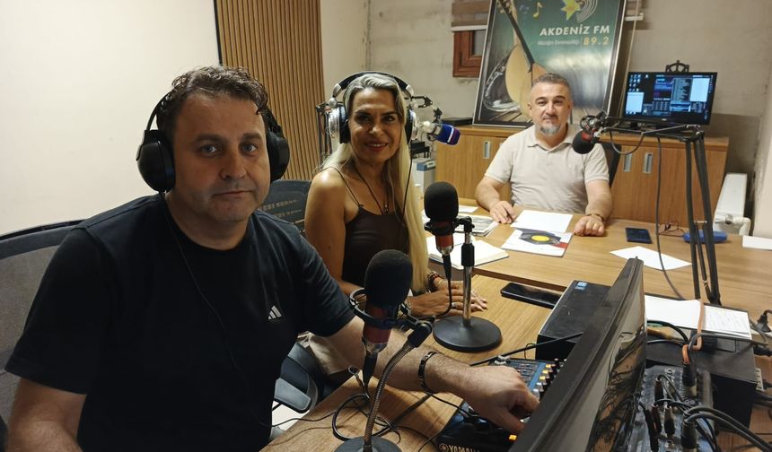 Öner Yeşil, Radyo Akdeniz’in “Mikrofon Sende” Programına Konuk Oldu