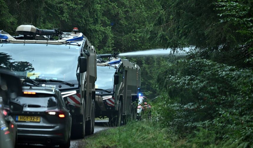 Belçika'daki orman yangını çevrelense de henüz kontrol altına alınamadı