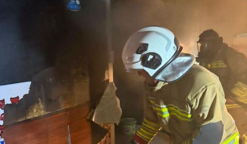 Hatay’da Korkutan Yangın: Market Kullanılamaz Hale Geldi