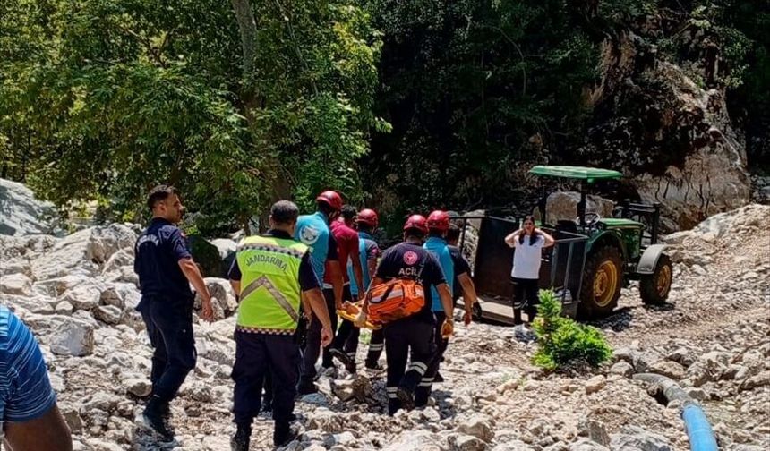 Osmaniye'de kayalıktan düşen muhtar yaralandı