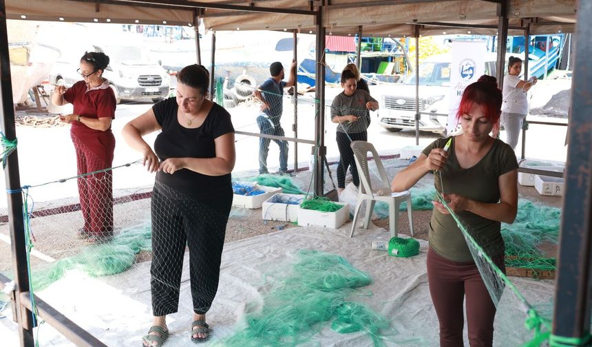 SAMANDAĞ’DA BALIK AĞLARI ÖRÜLÜYOR, ÜRETİM GÜÇLENİYOR