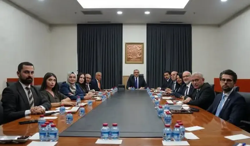 AK Parti’de Yeni Dönemin Yol Haritası Ele Alındı!