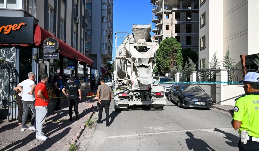 Adana'da beton mikserinin çarptığı kişi hayatını kaybetti