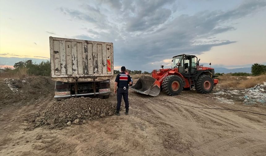 Antalya'da kaçak kum operasyonunda 3 şüpheli gözaltına alındı
