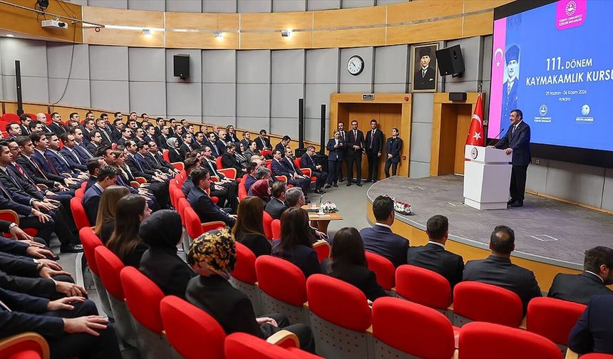 Cumhurbaşkanı Yardımcısı Yılmaz, kaymakam adaylarıyla bir araya geldi