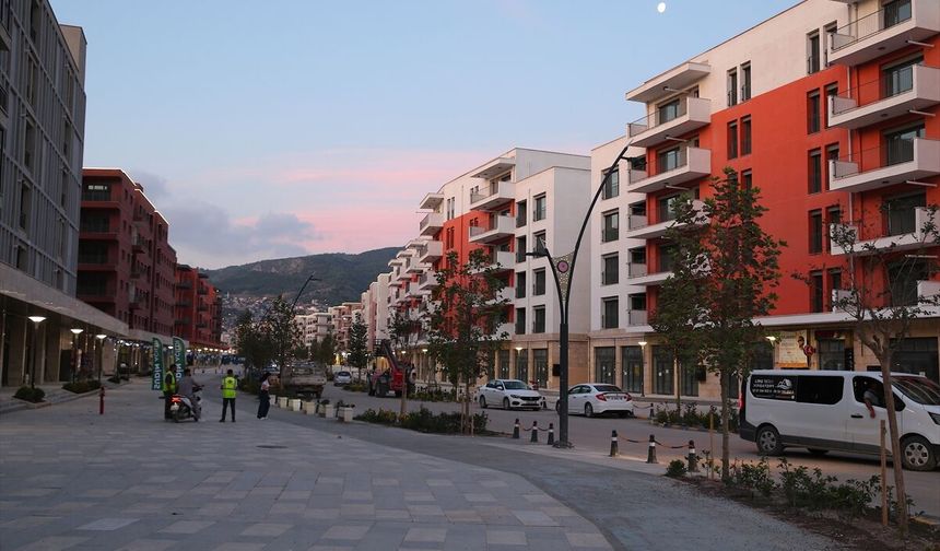 Hatay'daki Atatürk Caddesi Yeni İş Yerleriyle Hareketlendi!