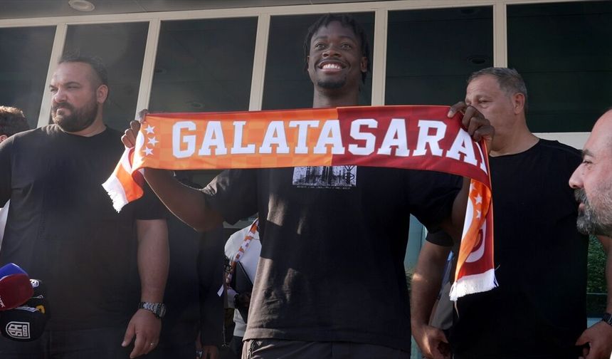 Galatasaray, Fransız futbolcu Bitshiabu'yu kadrosuna kattı