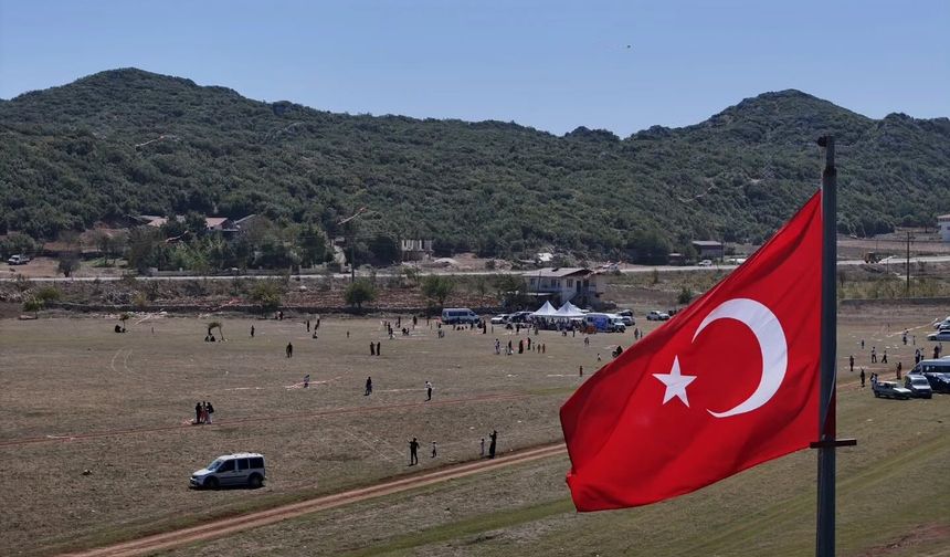 Yayladağı’nda Uçurtmalar Filistinli Çocuklar İçin Yükseldi