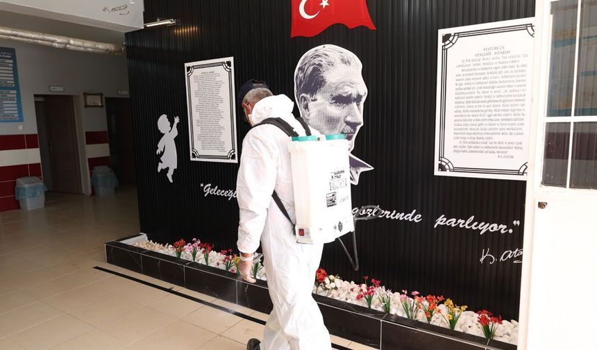 Hatay’da Okullar Açılmadan Harekete Geçildi: Riskli Alanlar İlaçlanıyor!