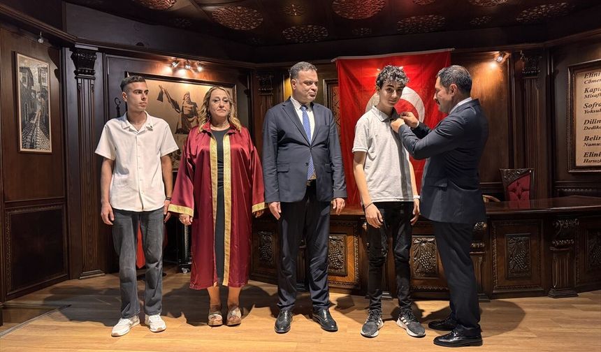 Hatay’da Yılın Ahisi Seçildi: Kaftanı Mehtap Gümüş Giydi