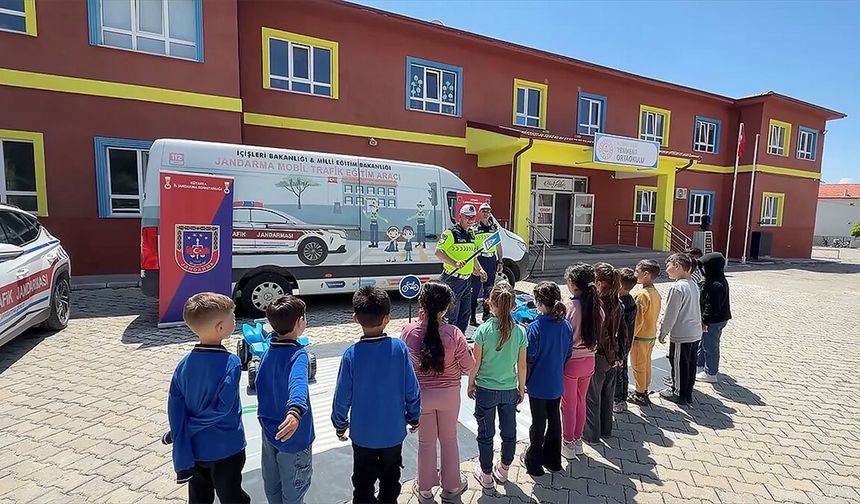 İçişleri Bakanı Çiftçi, 81 ildeki okullarda ve çevrelerinde uygulanacak güvenlik tedbirlerini açıkladı