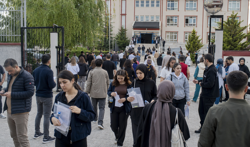 Kamuda İş Umuduyla 1,7 Milyon Aday Yarın Sınava Girecek