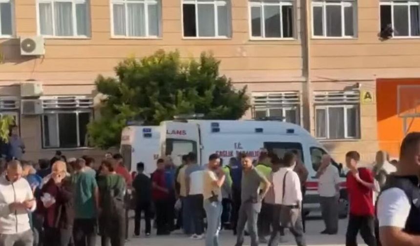 Manisa’da Okul Önünde Skandal Saldırı: Öğrenciler Yaralandı