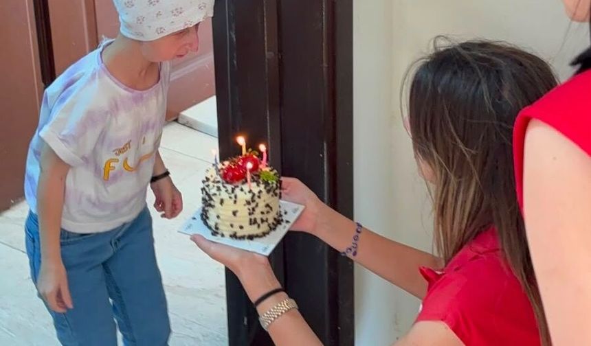 Defneli Melek’in Doğum Günü Dileğini Kızılay Gerçekleştirdi
