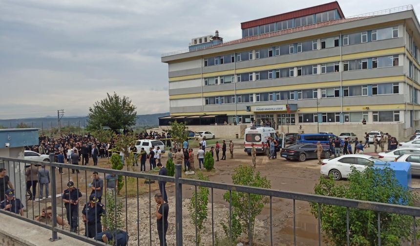 Osmaniye'de yeğeni tarafından öldürülen öğretmenin cenazesi defnedildi