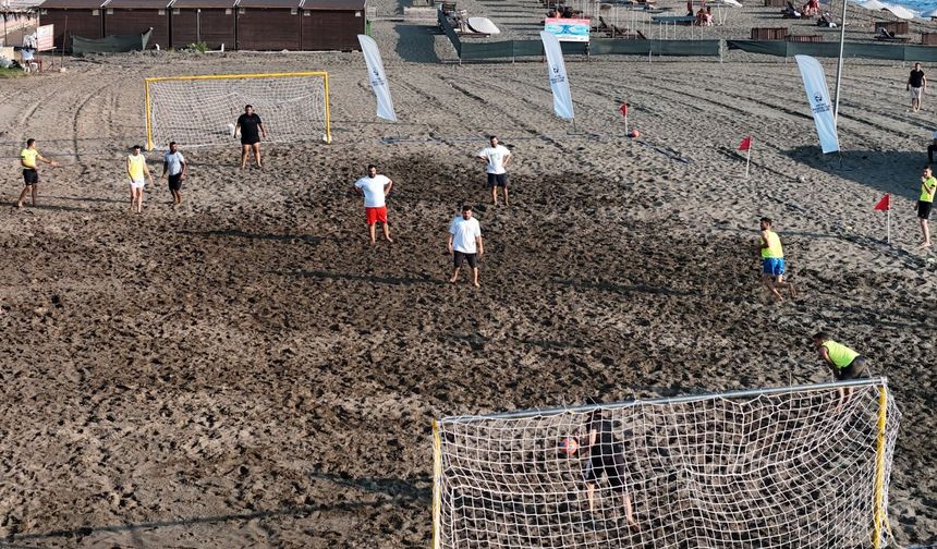 Samandağ’da Plaj Futbolu Şöleni Kupa Töreniyle Sona Erdi
