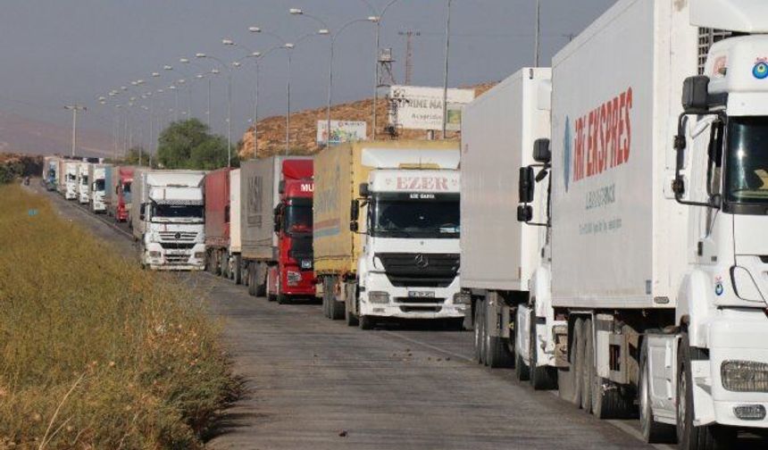 Reyhanlı’da Tır Kuyruğu Şehir Merkezine Kadar Uzandı!