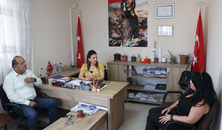 Hatay’da Kadın Muhtar Komşularını Yalnız Bırakmadı