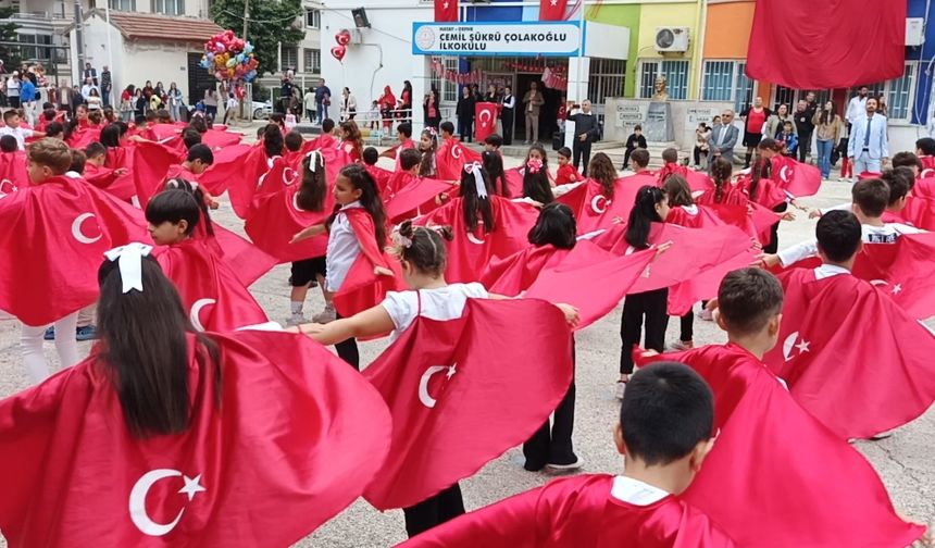 Cemil Şükrü Çolakoğlu İlkokulu’nda Cumhuriyet Coşkusu Yaşandı