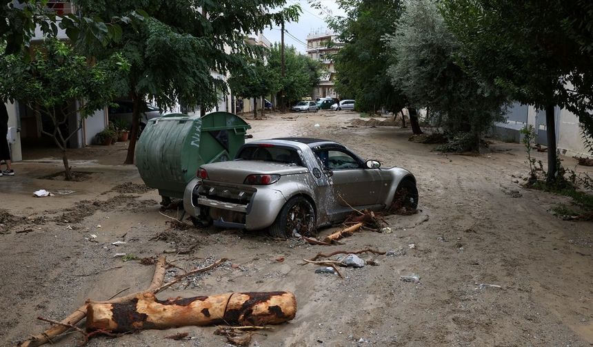 Girit Adası'nda şiddetli yağış ve rüzgar nedeniyle bir kişi hayatını kaybetti