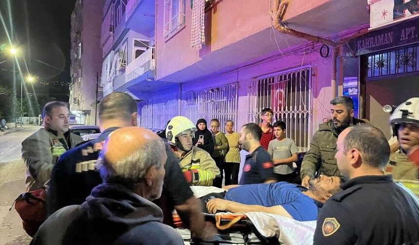 İskenderun’da ev yangını: 1’i yatalak hasta 3 kişi kurtarıldı