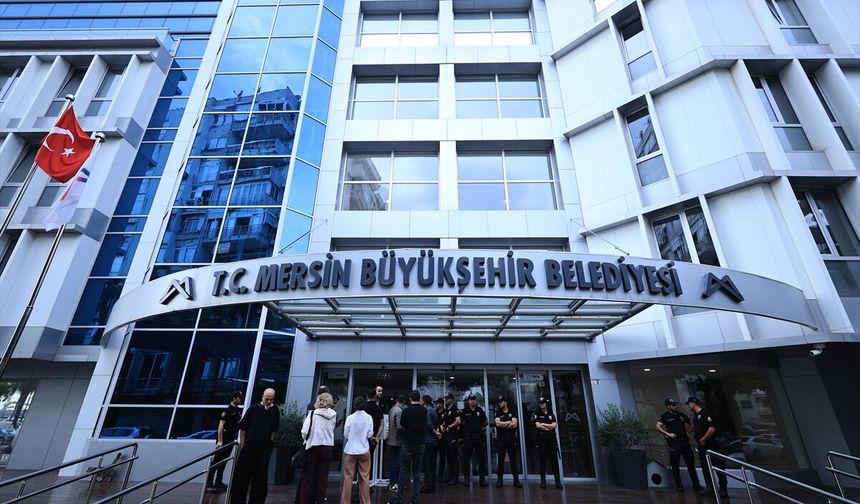 Mersin Büyükşehir Belediye Başkanı Vahap Seçer ve 58 kişi Gözaltına Alındı!